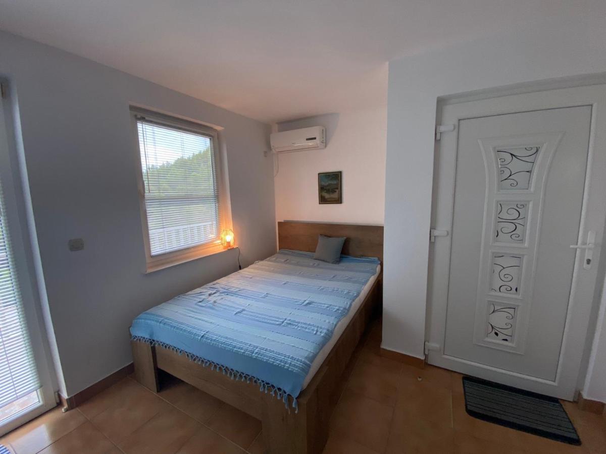 Apartman Ana Lägenhet Žuljana Exteriör bild